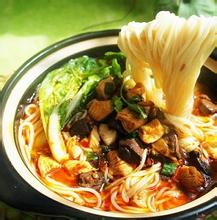 特色米線加盟店砂鍋米線培訓山東濟南教學米線做法_1