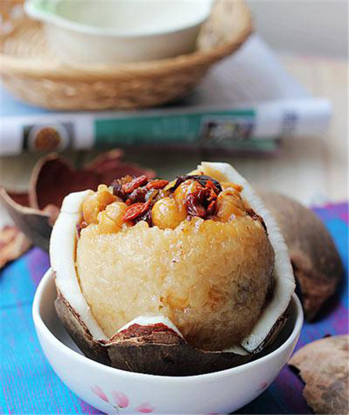 盛耀佳德餐飲集團帶您領(lǐng)略海南美食椰子八寶飯_1