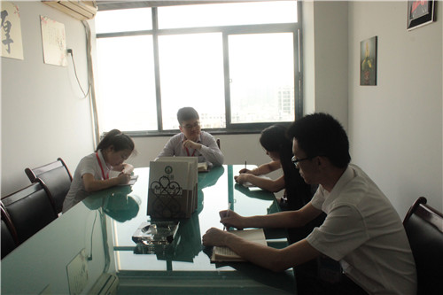 盛耀佳德餐飲集團(tuán)專業(yè)團(tuán)隊(duì)嚴(yán)于律己、突破創(chuàng)新_1