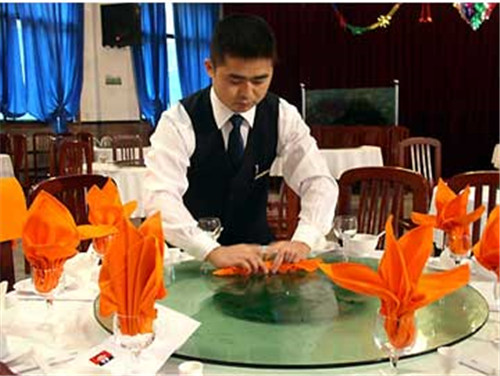 盛耀佳德商學院分享如何提高餐飲店服務質(zhì)量_2