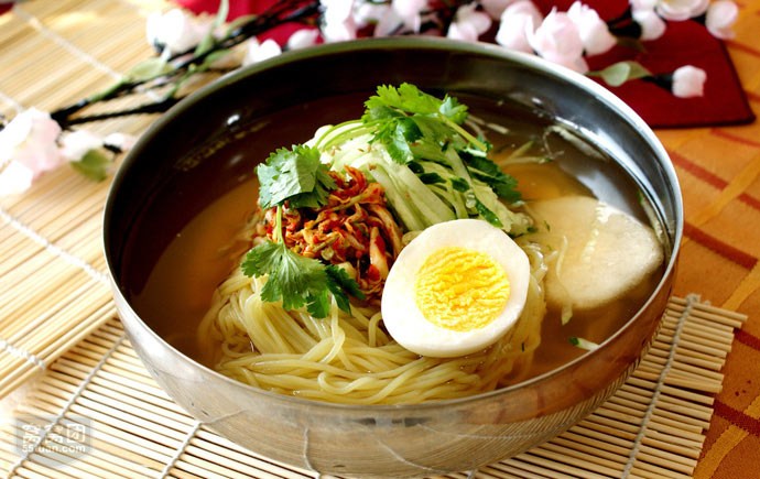 韓國冷面加盟培訓(xùn)！_1