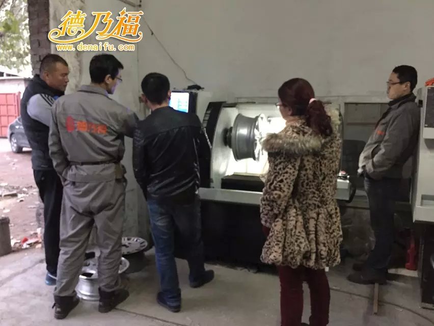 山東，青?？疾斓履烁］喬バ迯?fù)，輪轂全自動輪轂拉絲機_4