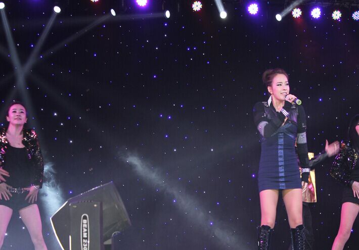 云南曲靖佬土世家演唱會_1