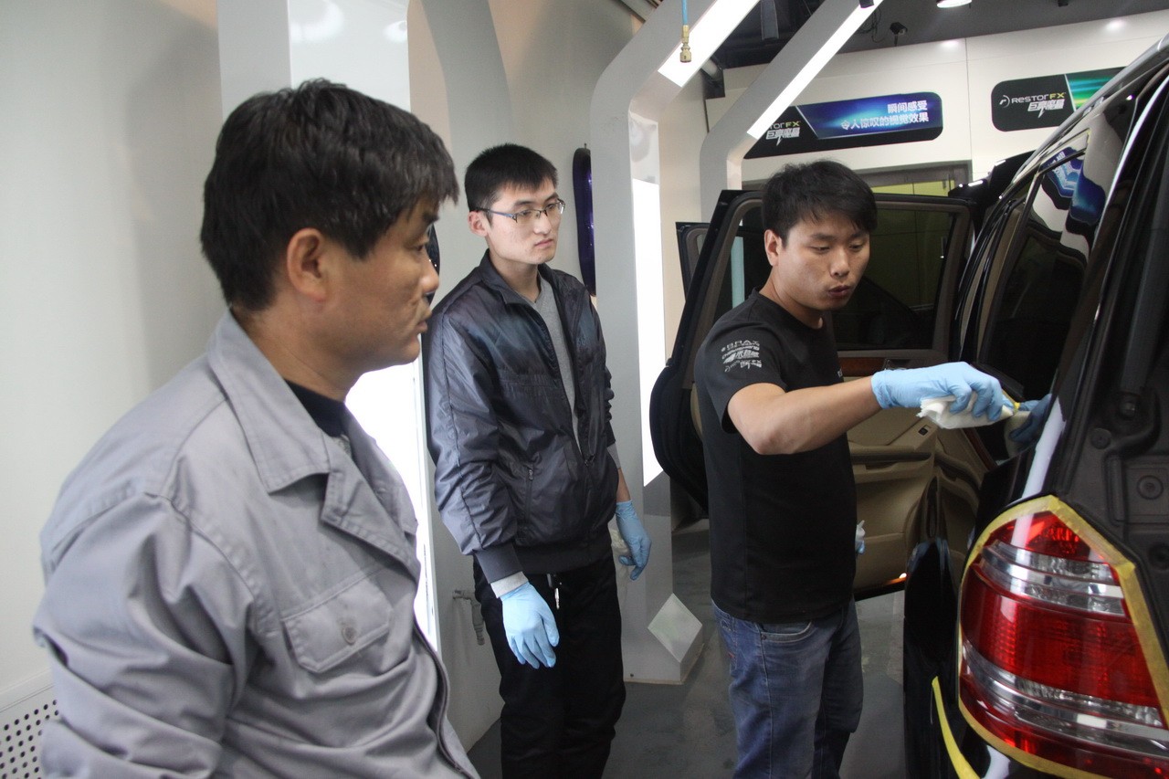 山東濱州學(xué)員赴巨亮魔晶北京總部培訓(xùn)_5