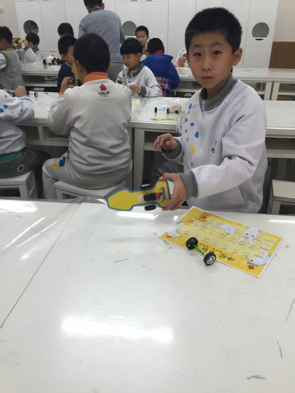 小牛顿入驻北京红英小学科技节（图）_15