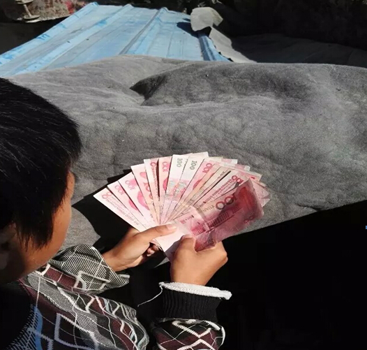 戶外運(yùn)動(dòng)公司員工的公益行_6