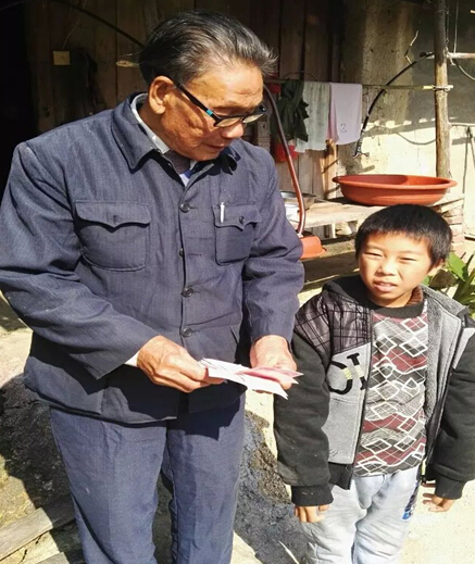 戶外運(yùn)動(dòng)公司員工的公益行_7