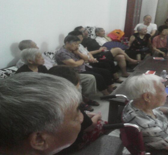 戶外運(yùn)動(dòng)公司員工的公益行_23