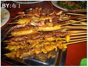 哪里培訓(xùn)燒烤小吃學(xué)習(xí)烤豬蹄多少錢(qián)_1