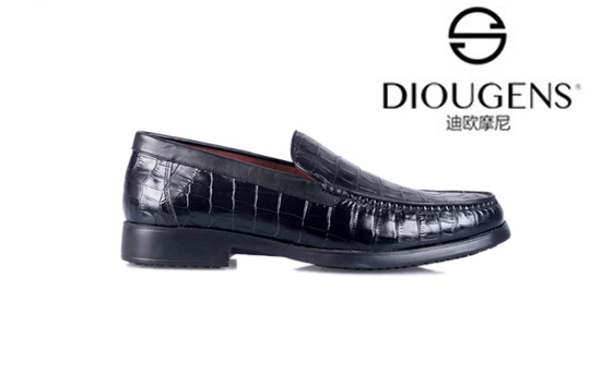 迪歐摩尼鞋包加盟看當(dāng)紅演員的發(fā)紅感情史_1