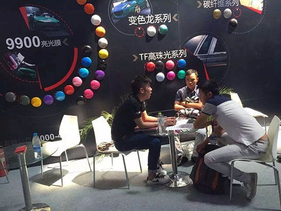 慧聪汽车用品网报道:热烈庆祝江苏淮安徐总展会期间喜签车衣裳车身改色项目_3