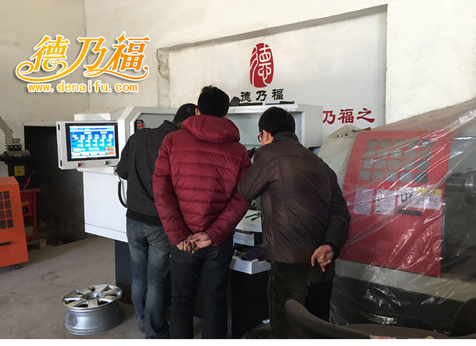 河北邢臺考察德乃福輪胎輪轂修復(fù)，全自動輪轂拉絲機_1