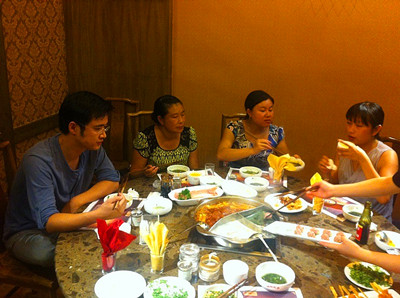 三國演繹三味火鍋加盟品牌引進(jìn)螺旋藻特色養(yǎng)生湯鍋擬在川內(nèi)率先普及。（圖）_2