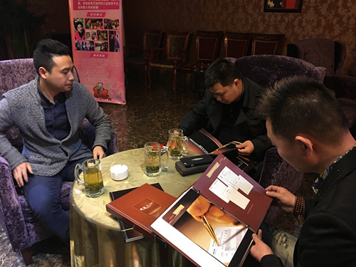 四川餐飲加盟排行榜知名火鍋連鎖店品牌川西大壩吸引安徽七天連鎖酒店投資人前來體驗太極鍋鍋的S型文化_2