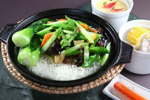 煲仔飯是怎么做的呢 正宗煲仔飯培訓(xùn)_1