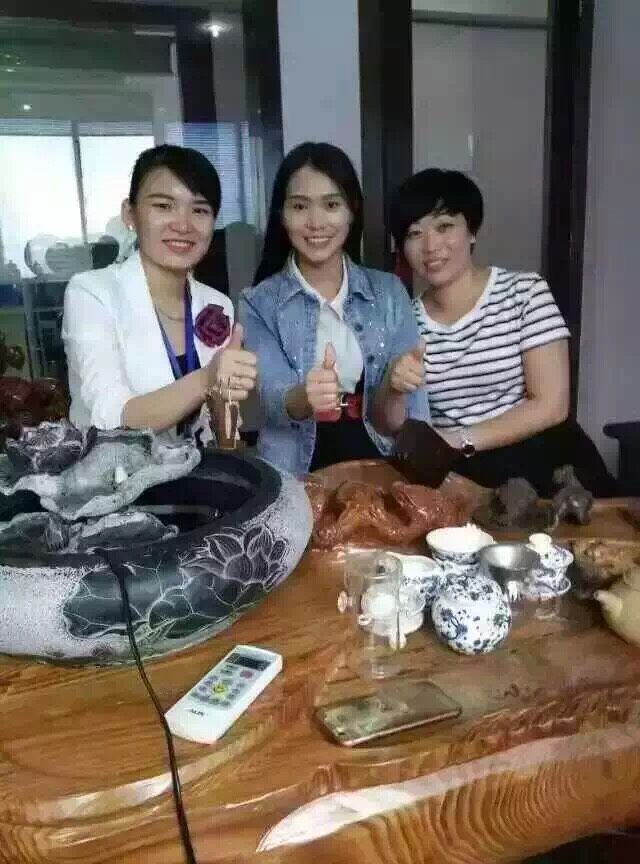 好姐妹合伙，開美容院信賴歐泉_1