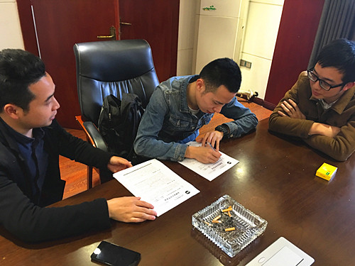 成都火鍋加盟知名品牌-龍淵二荊條火鍋店迎來康定酒店投資人加盟_1