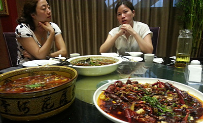 四川小型火鍋店加盟排名：漁人谷火鍋魚加盟項(xiàng)目讓老板開店創(chuàng)業(yè)不求人！_1