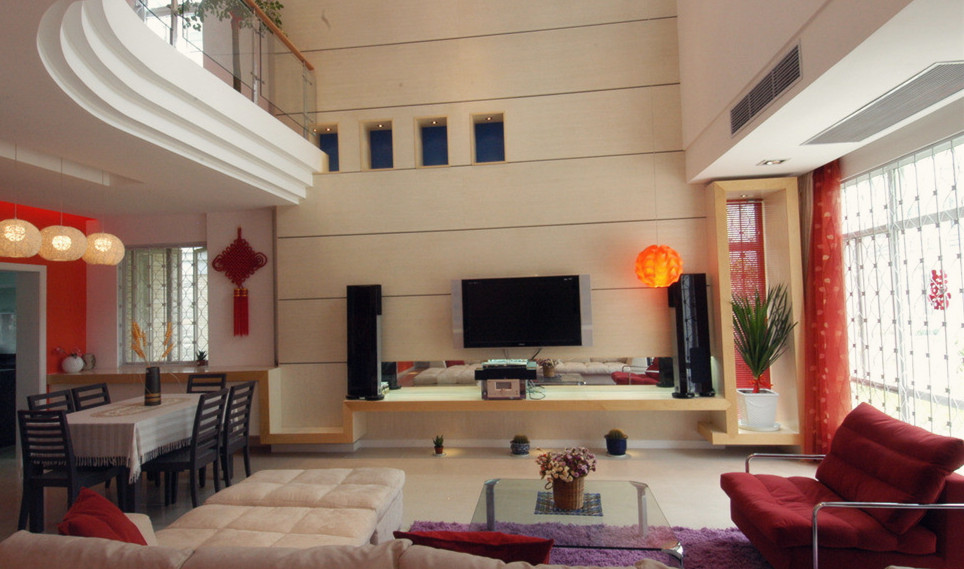 經(jīng)常到美容院的女人就是不一樣-開(kāi)美容院加盟店有前途嗎_1