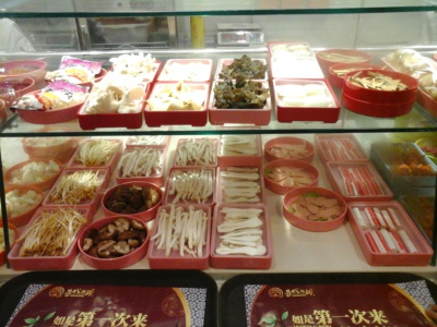 蓉城院壩老火鍋采用上等四川火鍋底料，美味直逼心間（圖）_2