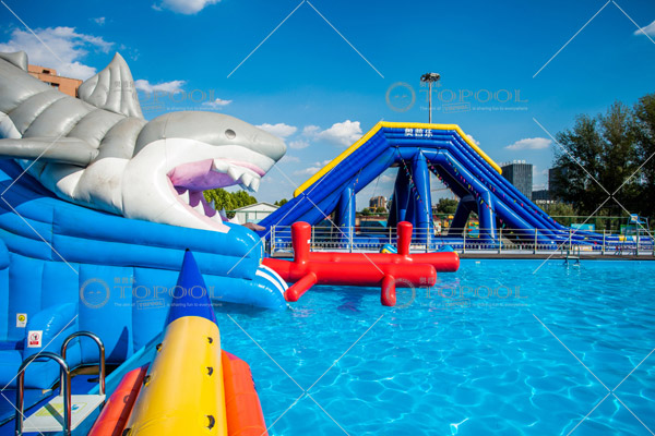 移動(dòng)水上樂(lè)園設(shè)備定制  水上樂(lè)園設(shè)備定做_1