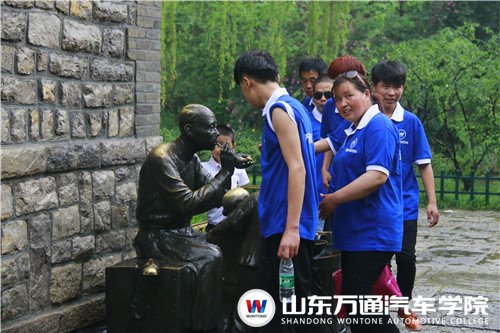 山東萬通汽修學(xué)院五一萬通行體驗(yàn)活動（圖）_6