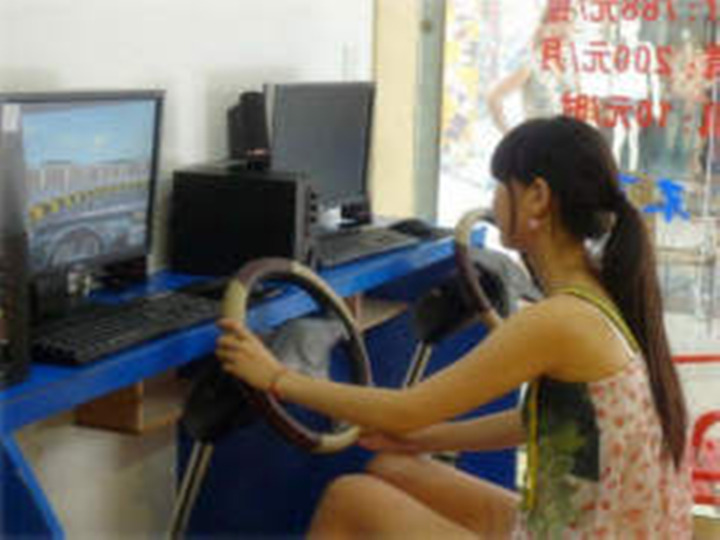 學(xué)車之星駕考訓(xùn)練館_1