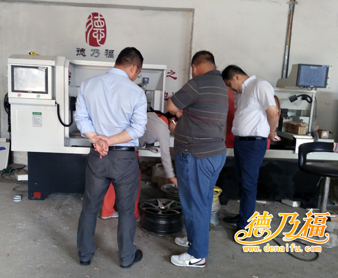 德乃福全自動(dòng)28寸輪轂拉絲機(jī)迎來(lái)河北，山西考察者_(dá)3