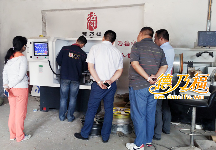 德乃福全自動(dòng)28寸輪轂拉絲機(jī)迎來(lái)河北，山西考察者_(dá)5