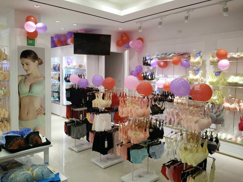 詩曼芬新店老板喜不自勝，開業(yè)大賣（圖）_3