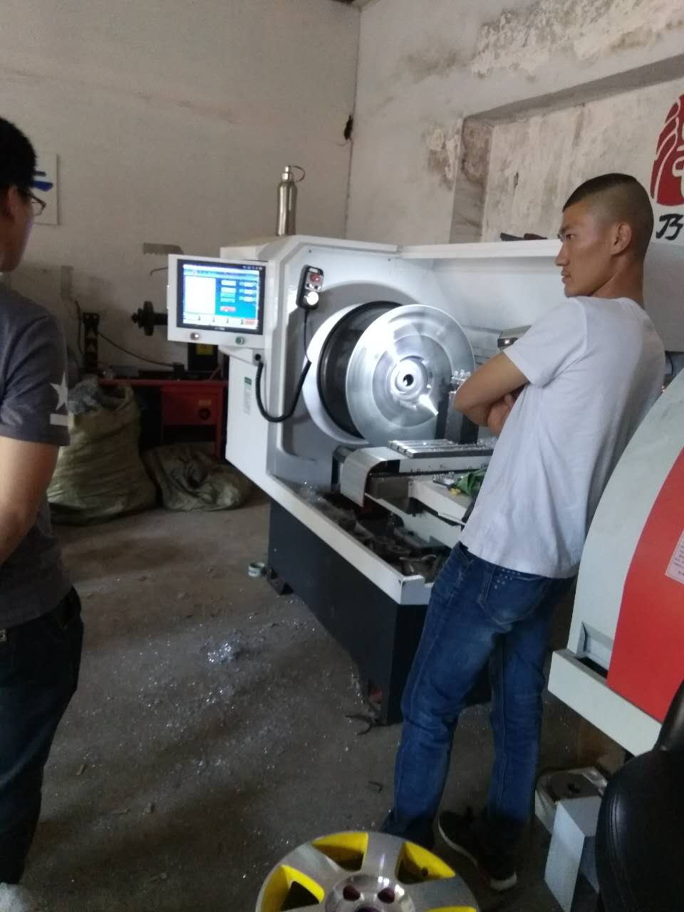 德乃福全自動(dòng)28寸輪轂拉絲機(jī)大機(jī)床，帶臺(tái)階的也不用再編程_3