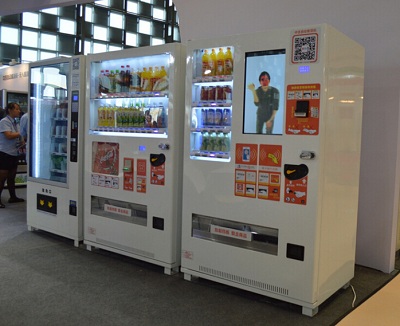 晉中嘿漫成人自助店 家俬老板稱自助店可省人工成本（圖）_2