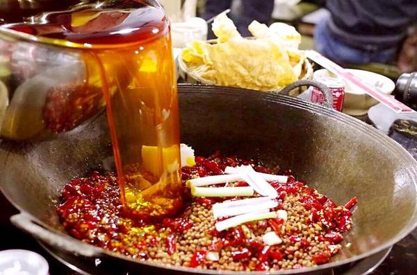 重慶正宗九宮格老火鍋的加盟費是多少，貴不貴？_1