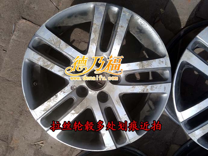 湖北郵寄１６寸拉絲輪轂到德乃福做修復(fù)翻新，全自動(dòng)２８寸輪轂拉絲機(jī)生產(chǎn)廠家_2