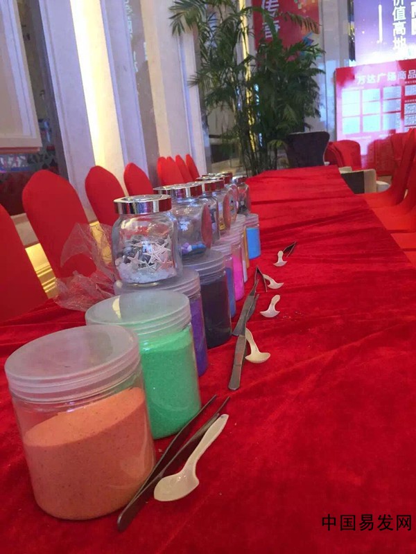 燭生活王杰攜手萬達(dá)diy手工蠟燭制作活動（圖）_2