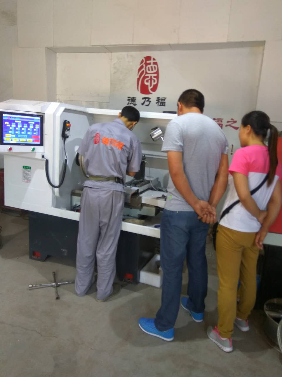 內(nèi)蒙古錫林浩特正蘭旗加盟德乃福輪轂修復(fù)，全自動(dòng)輪轂拉絲機(jī)_2