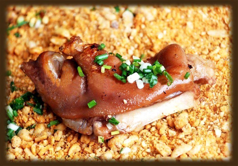 開一個(gè)烤豬蹄的加盟店需要多少錢?哪里可以學(xué)到烤豬蹄的技術(shù)_1