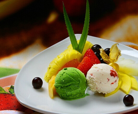 選冰激凌加盟店好不好，意冰客走群眾路線打造親民價(jià)_1