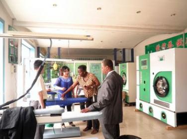 江蘇無錫干洗店用的設備（圖）_1