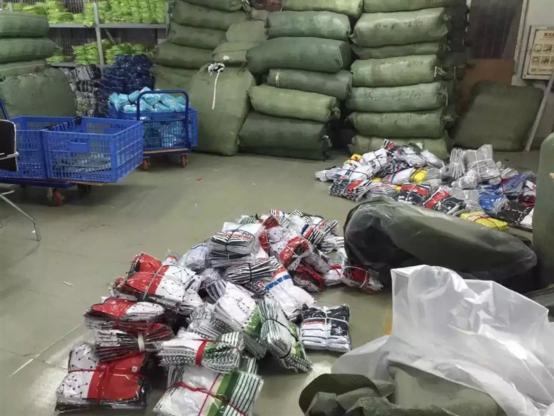 廣州哪家有新款秋裝可以進(jìn)貨呢_24