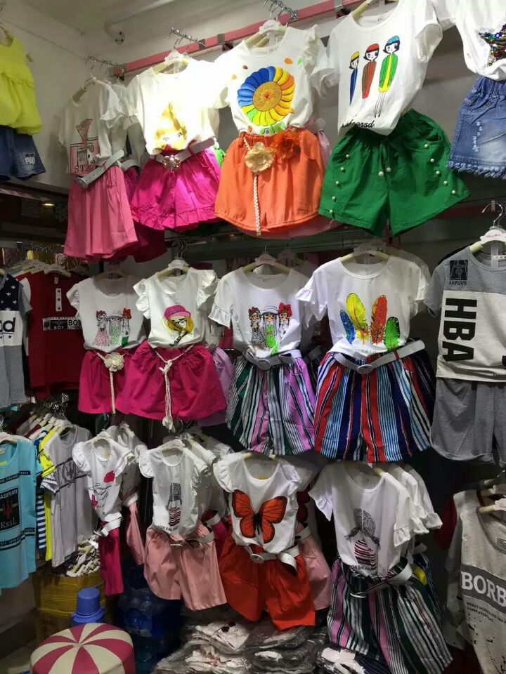 想擺地攤賣衣服在廣州深圳哪家進貨便宜_1