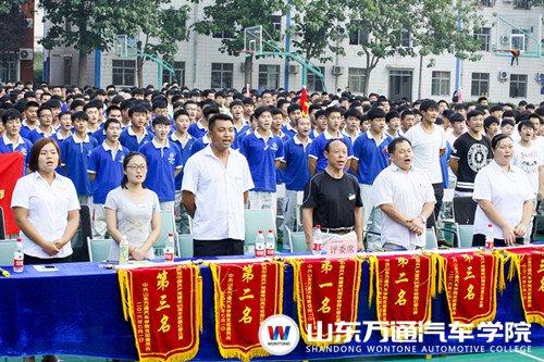 山东万通学子唱响红歌颂党恩（图）_5