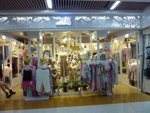 廣州哪里有女裝批發(fā)廠家直銷一手貨源呢_1