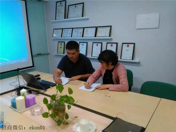 首批領(lǐng)取雄鷹計劃DIY創(chuàng)業(yè)基金的創(chuàng)客報道（圖）_3