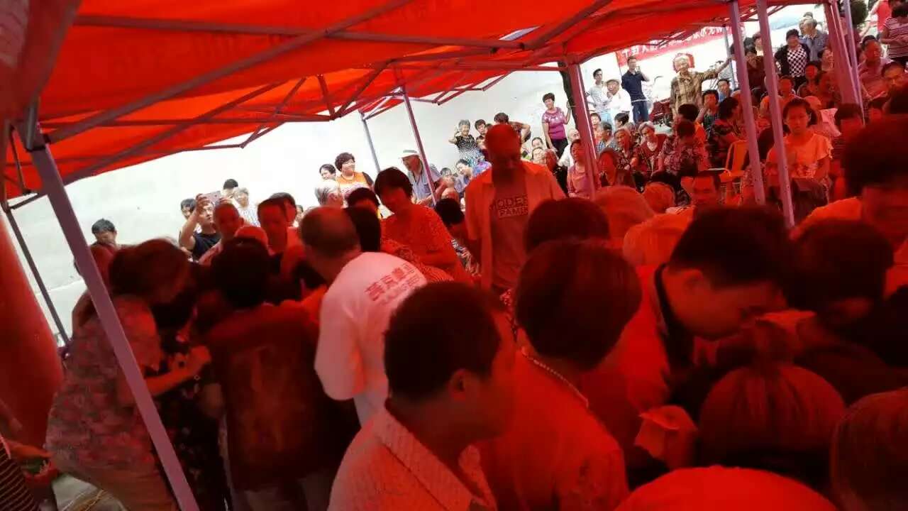 狼性的千野净水器会销团队，400人的会销场地成交了206台（图）_3