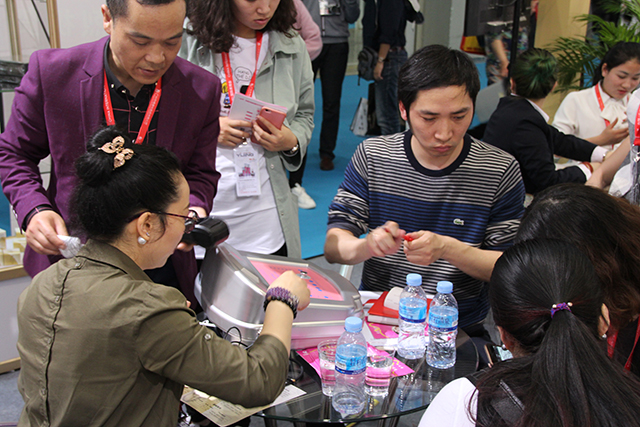 祛斑加盟祛痘加盟哪里找？請(qǐng)來(lái)第45屆中國(guó)（廣州）國(guó)際美博會(huì)，這里有你想要的所有項(xiàng)目（圖）_5