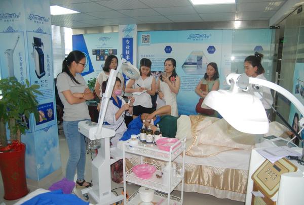 “抓培訓，重實操”洛納丹蒂專業(yè)祛斑加盟商學習持續(xù)升溫（圖）_5