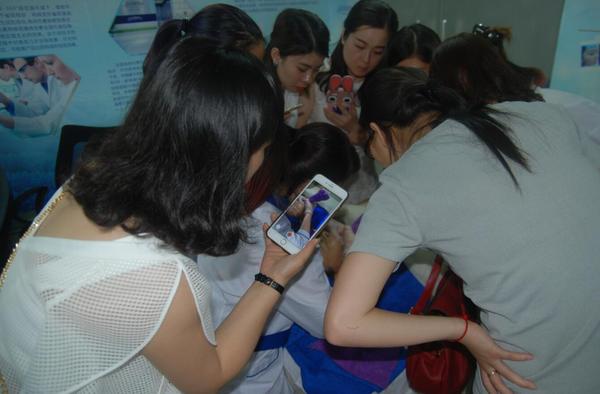 “抓培訓，重實操”洛納丹蒂專業(yè)祛斑加盟商學習持續(xù)升溫（圖）_8