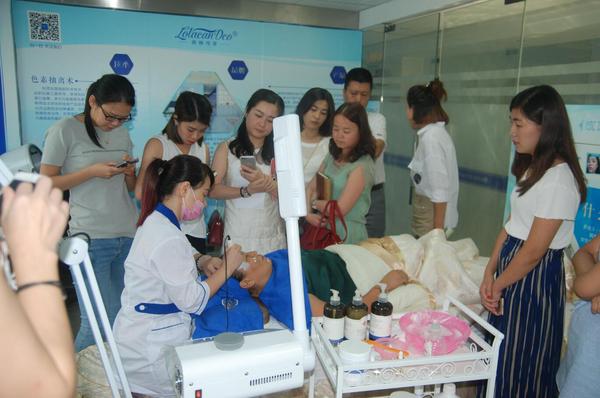 法國(guó)洛納丹蒂專業(yè)祛斑品牌連鎖加盟商培訓(xùn)會(huì)圓滿落幕!（圖）_9