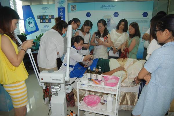 法國(guó)洛納丹蒂專業(yè)祛斑品牌連鎖加盟商培訓(xùn)會(huì)圓滿落幕!（圖）_10